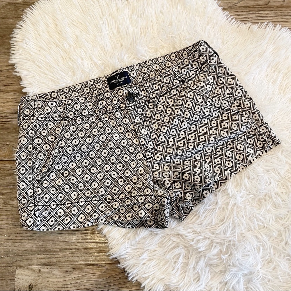 American Eagle Outfitters Shortie Shorts Size 6 Daisy Print Y2K Retro